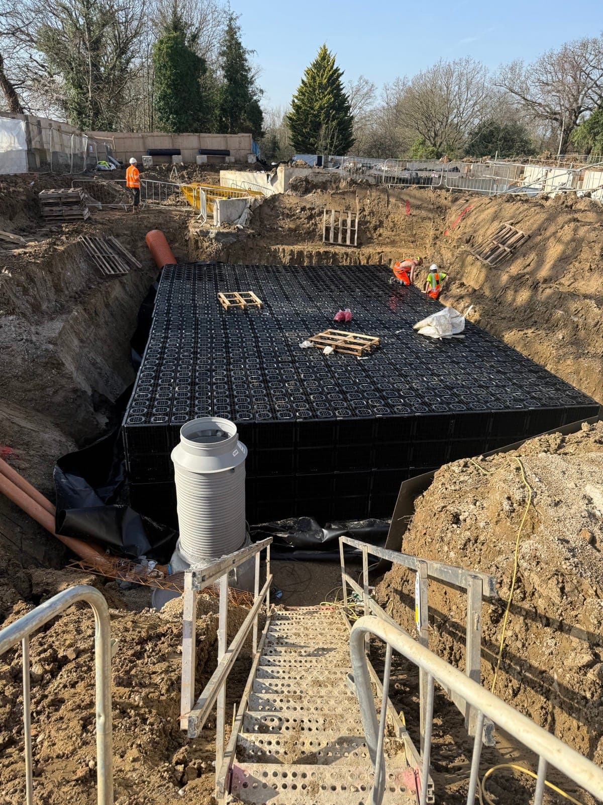 Geocellular crates and inspection chamber at the Enfield tank